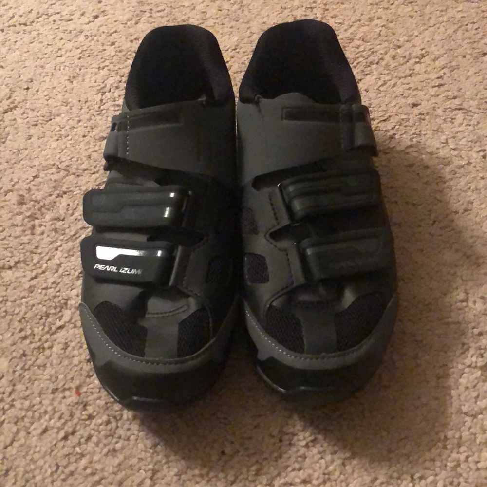 Pear iZumi Spin Shoes w/out clips
